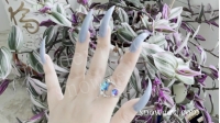 SNOW1410-Showing Blue Nails