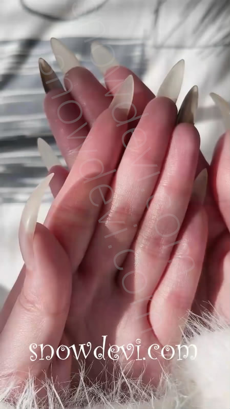 SNOW1467-Natural Nails